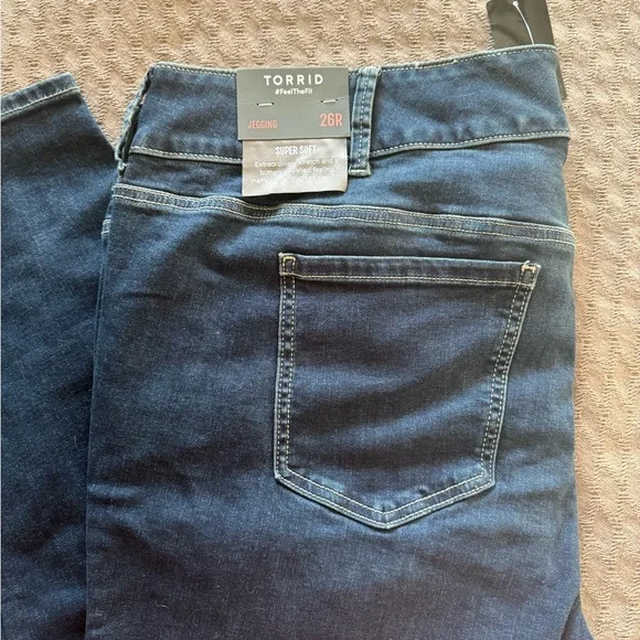 Torrid Woman’s Plus Super Soft Jeggings 26W Regular NWT Skinny - Picture 4 of 7